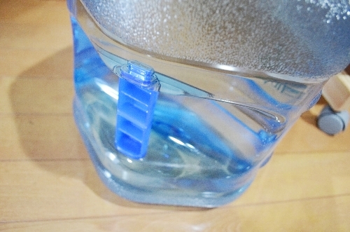 アクアクララの水のボトル
